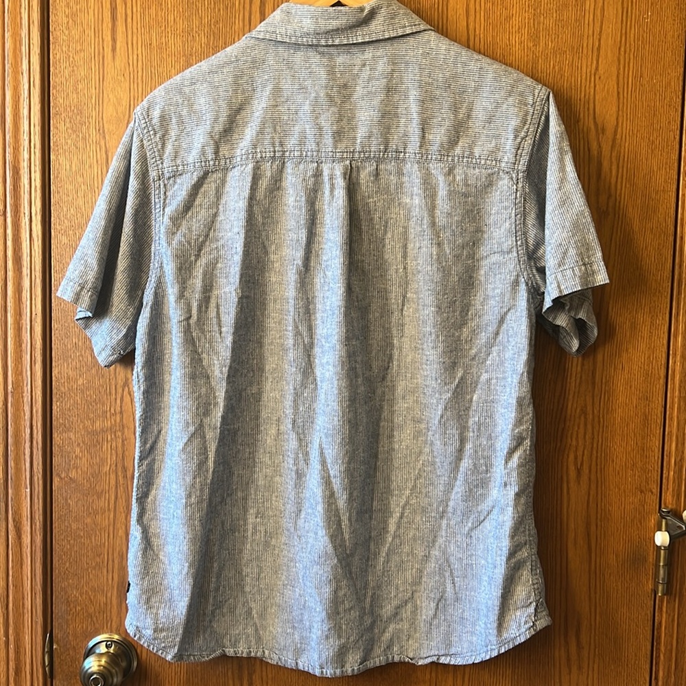 Mountain Hardware Button Up - image 2